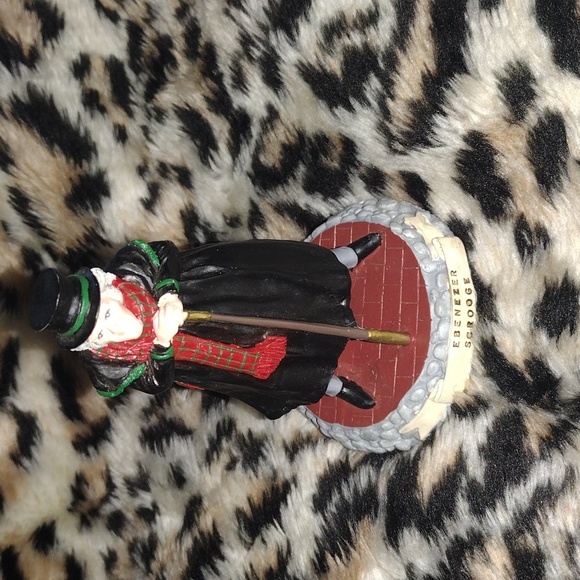 Ebenezer Scrooge Christmas figurine - Picture 1 of 4